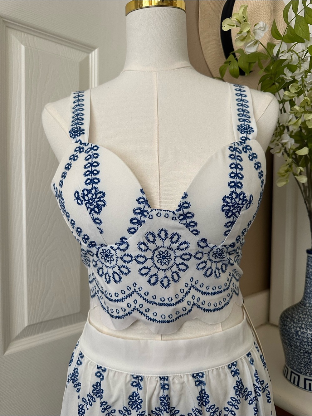 Commense - Printed Sleeveless Tie Back Skirt Set - Picture 4 of 10